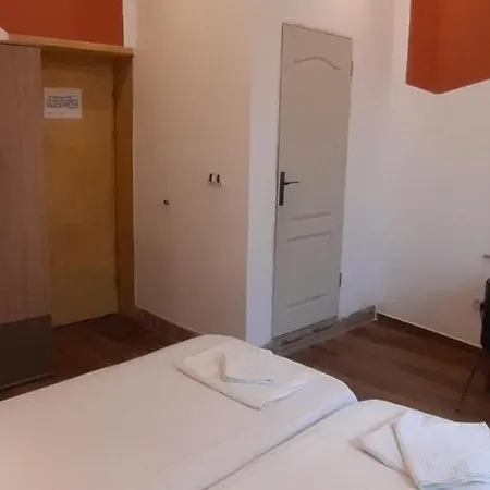 Happyrooms Piata Romana 3*