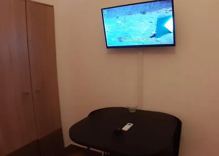 Happyrooms Piata Romana Hotell