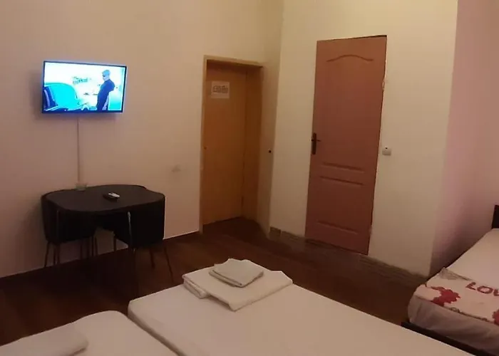 Happyrooms Piata Romana Hotel 3*