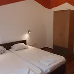 Hotel Happyrooms Piata Romana 3*