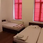 Happyrooms Piata Romana Hotel