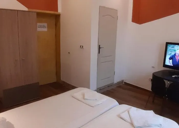 Happyrooms Piata Romana 3*