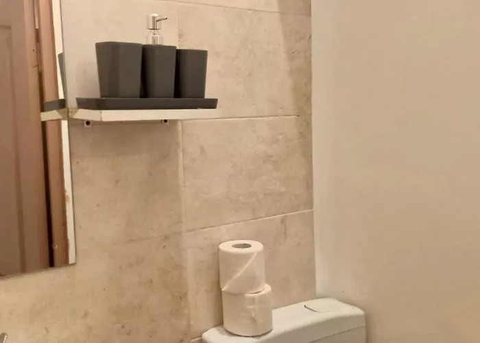 Happyrooms Piata Romana Hotel